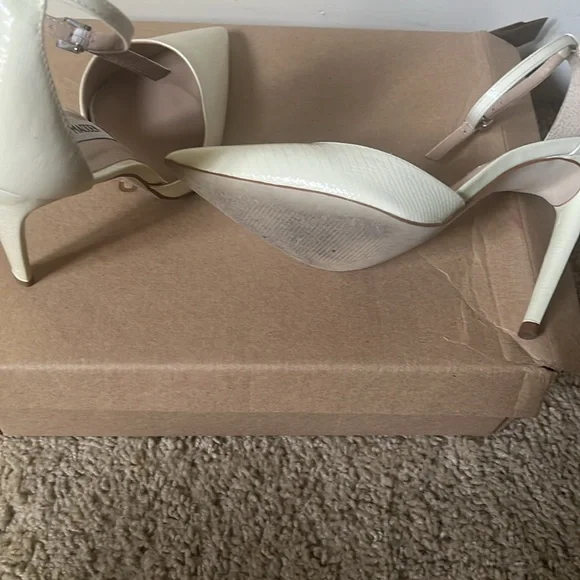 Steve Madden Cream Stiletto Heels Elegant Design - Picture 4 of 4